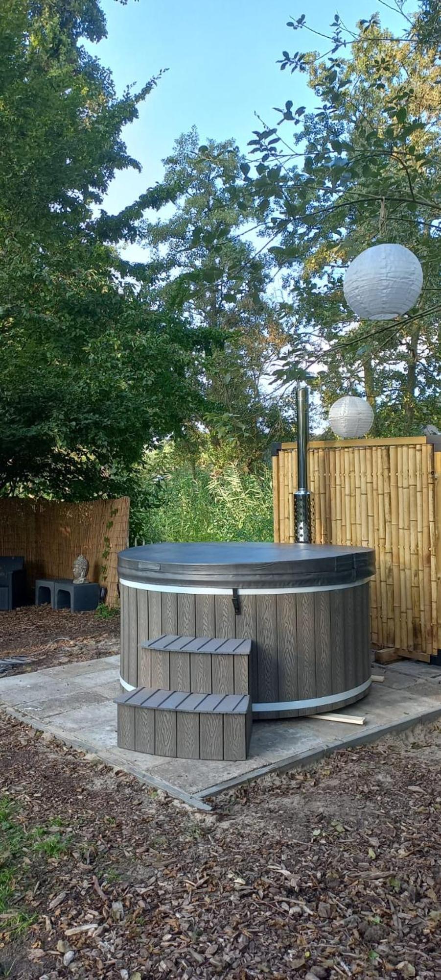 Rumah Senang Wellness Met Hottub En Tuin Ewijk Exteriér fotografie