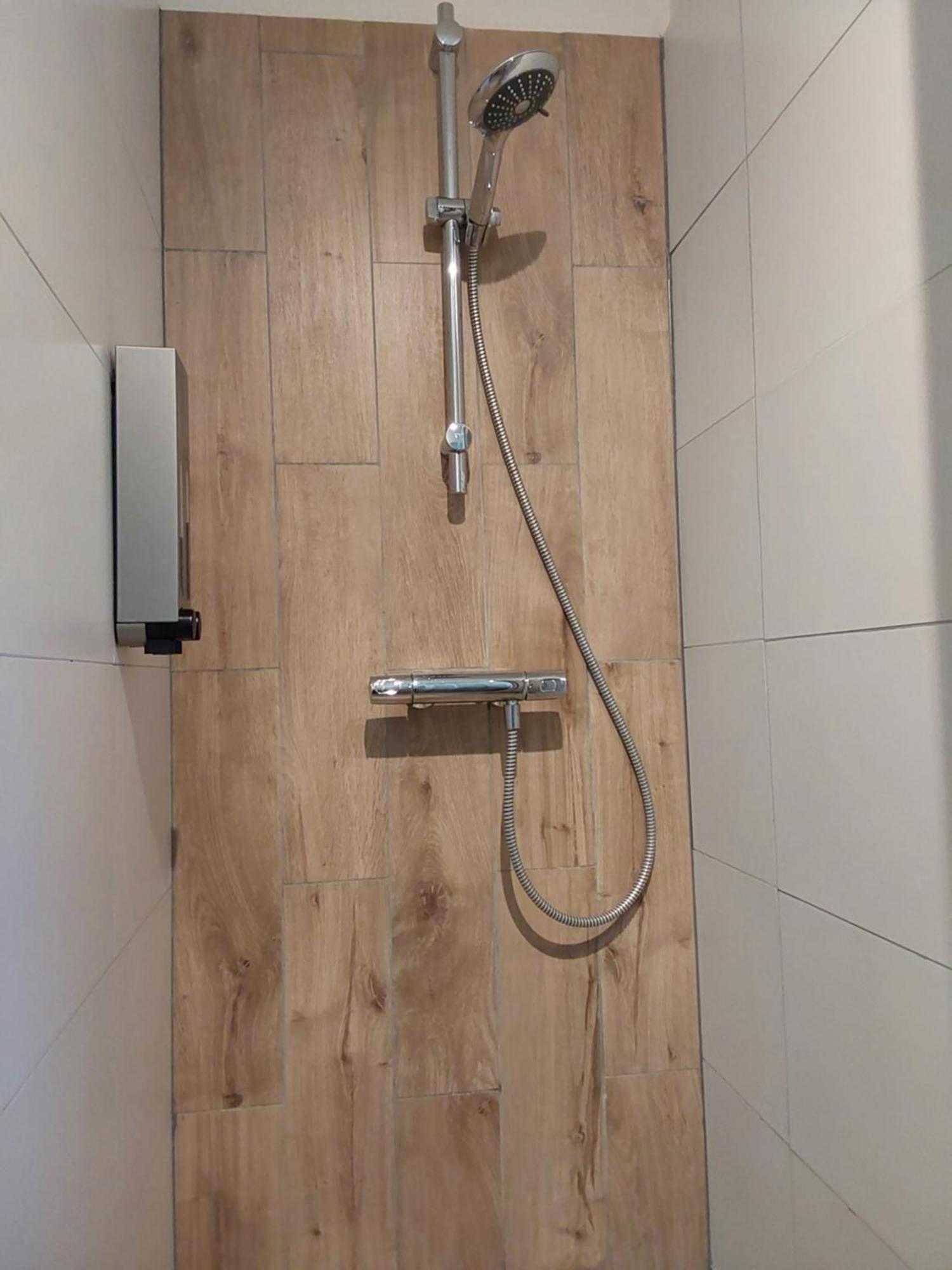 Rumah Senang Wellness Met Hottub En Tuin Ewijk Exteriér fotografie